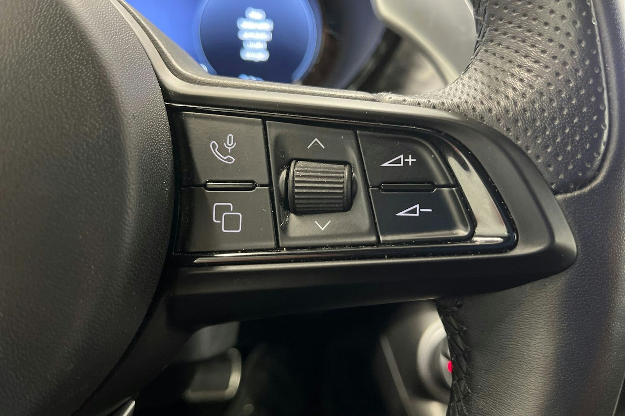 punainen Alfa Romeo Tonale 2024 kuva 13.