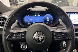 punainen Alfa Romeo Tonale 2024 kuva 14.