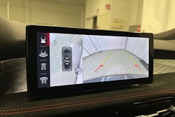 punainen Alfa Romeo Tonale 2024 kuva 16.