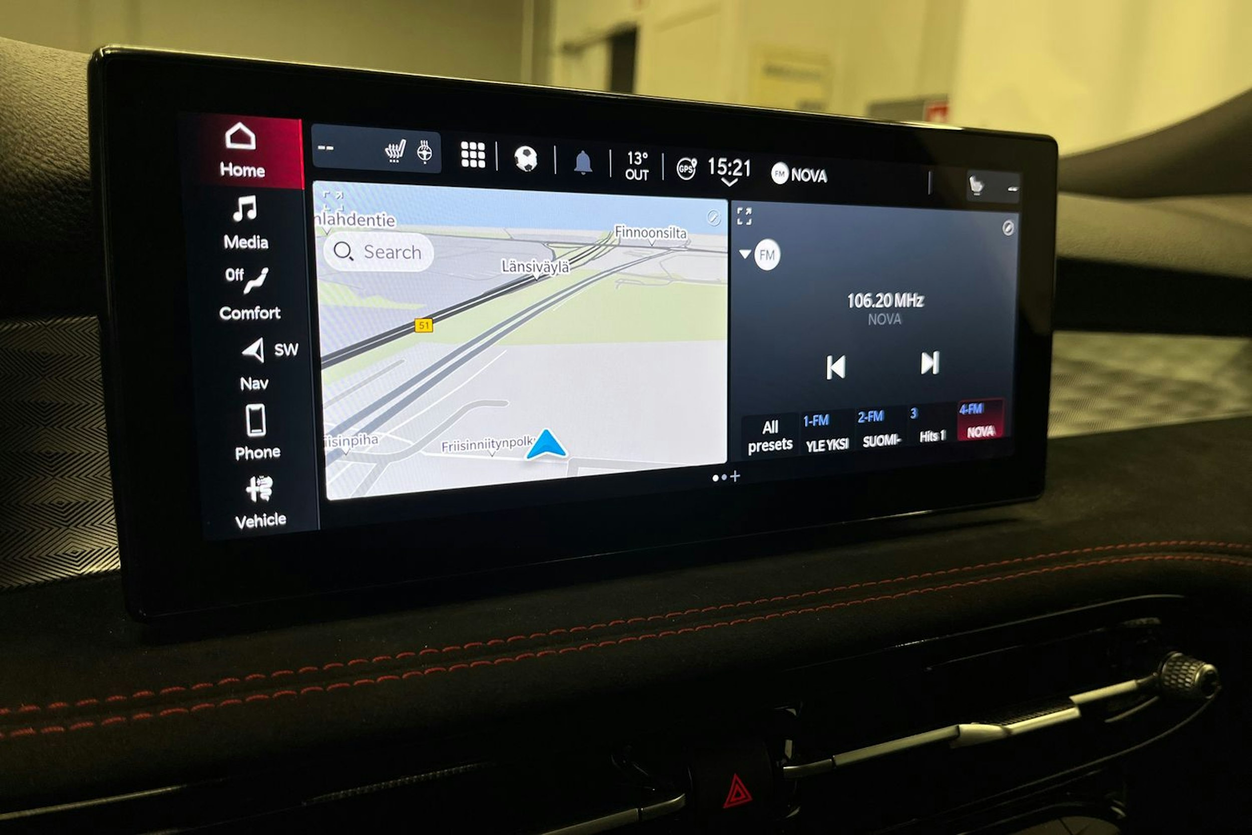 punainen Alfa Romeo Tonale 2024 kuva 17.