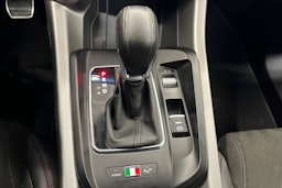 punainen Alfa Romeo Tonale 2024 kuva 19.