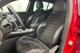 punainen Alfa Romeo Tonale 2024 kuva 20.