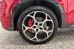 punainen Alfa Romeo Tonale 2024 kuva 21.