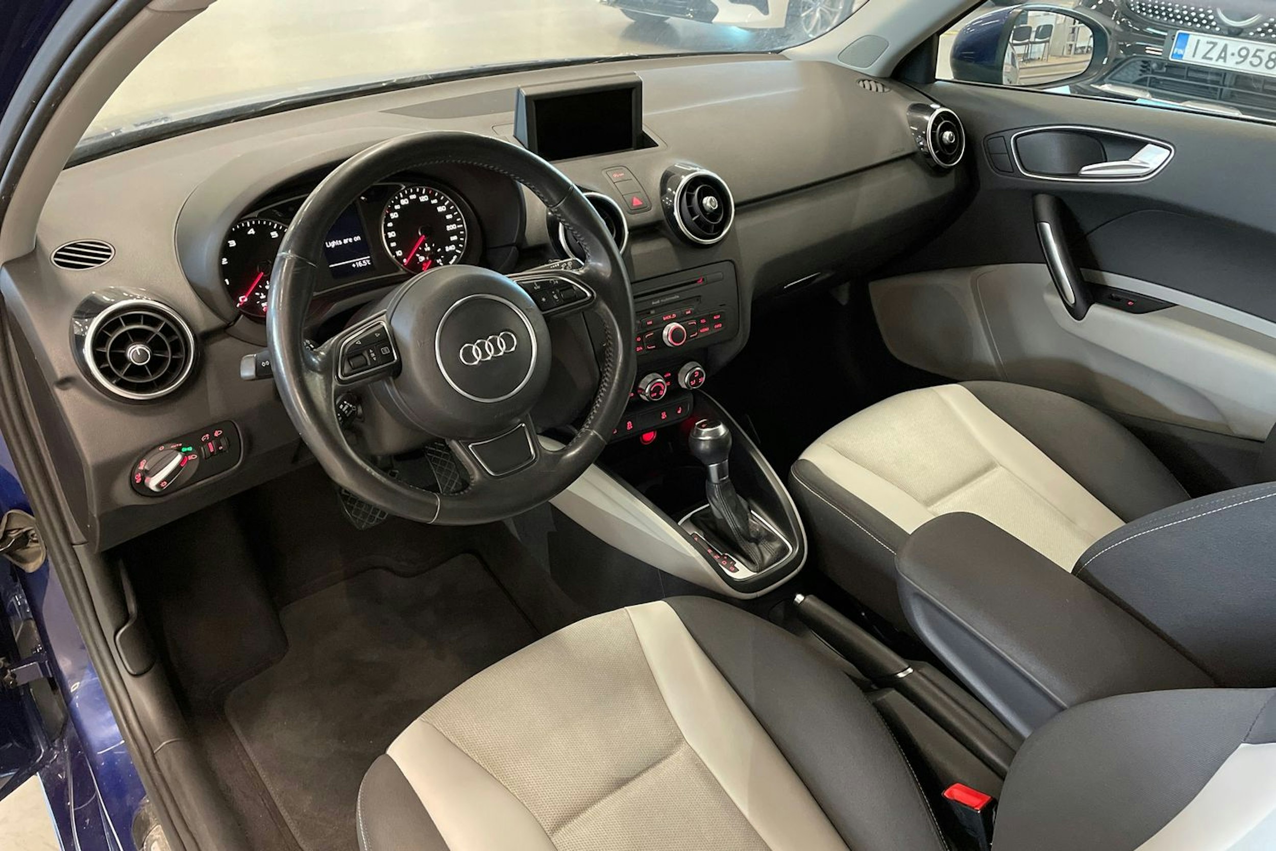 met. sininen Audi A1 2011 kuva 7.