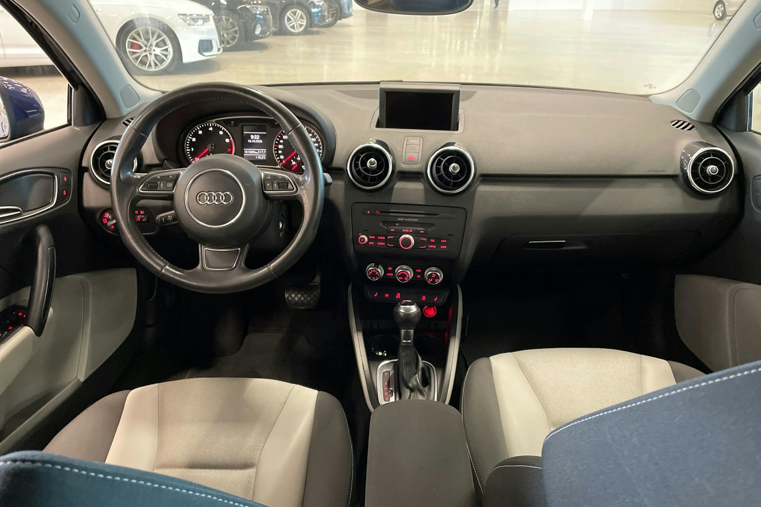 met. sininen Audi A1 2011 kuva 9.