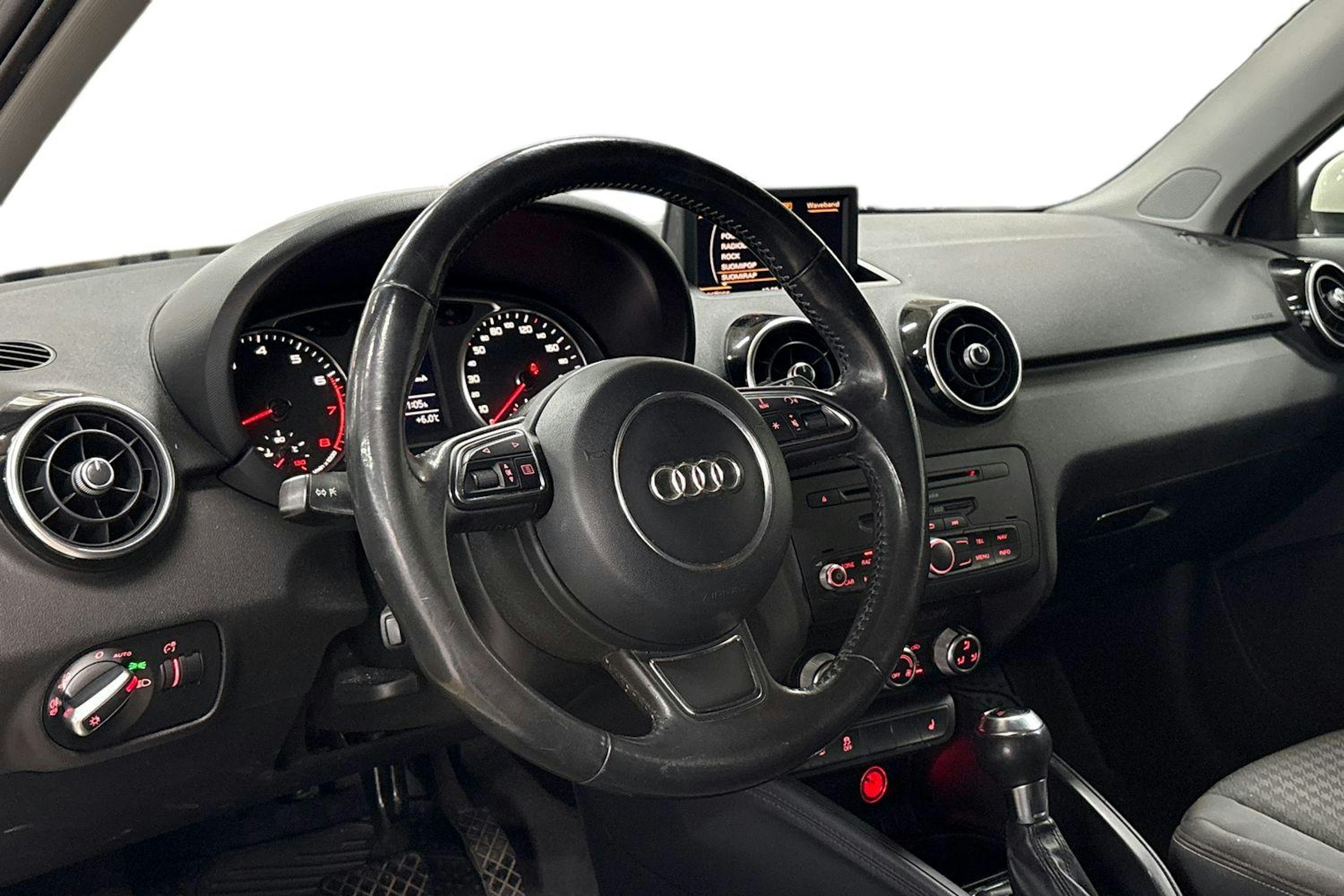 valkoinen Audi A1 2011 kuva 3.