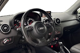 valkoinen Audi A1 2011 kuva 3.