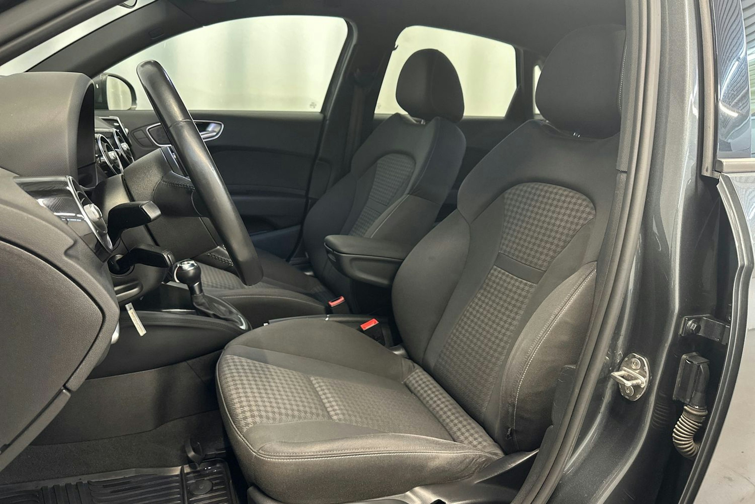 harmaa Audi A1 2012 kuva 14.