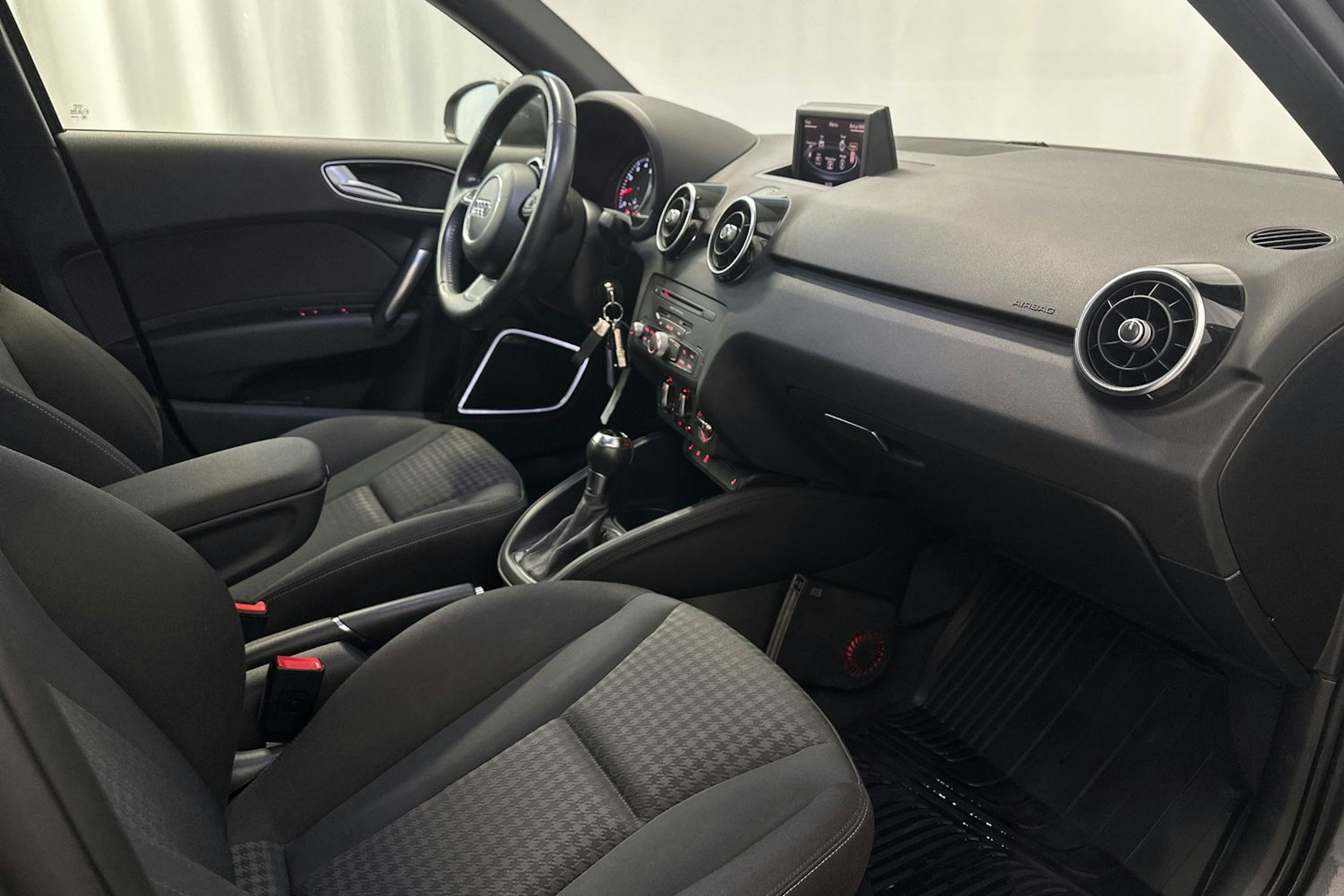 harmaa Audi A1 2012 kuva 15.