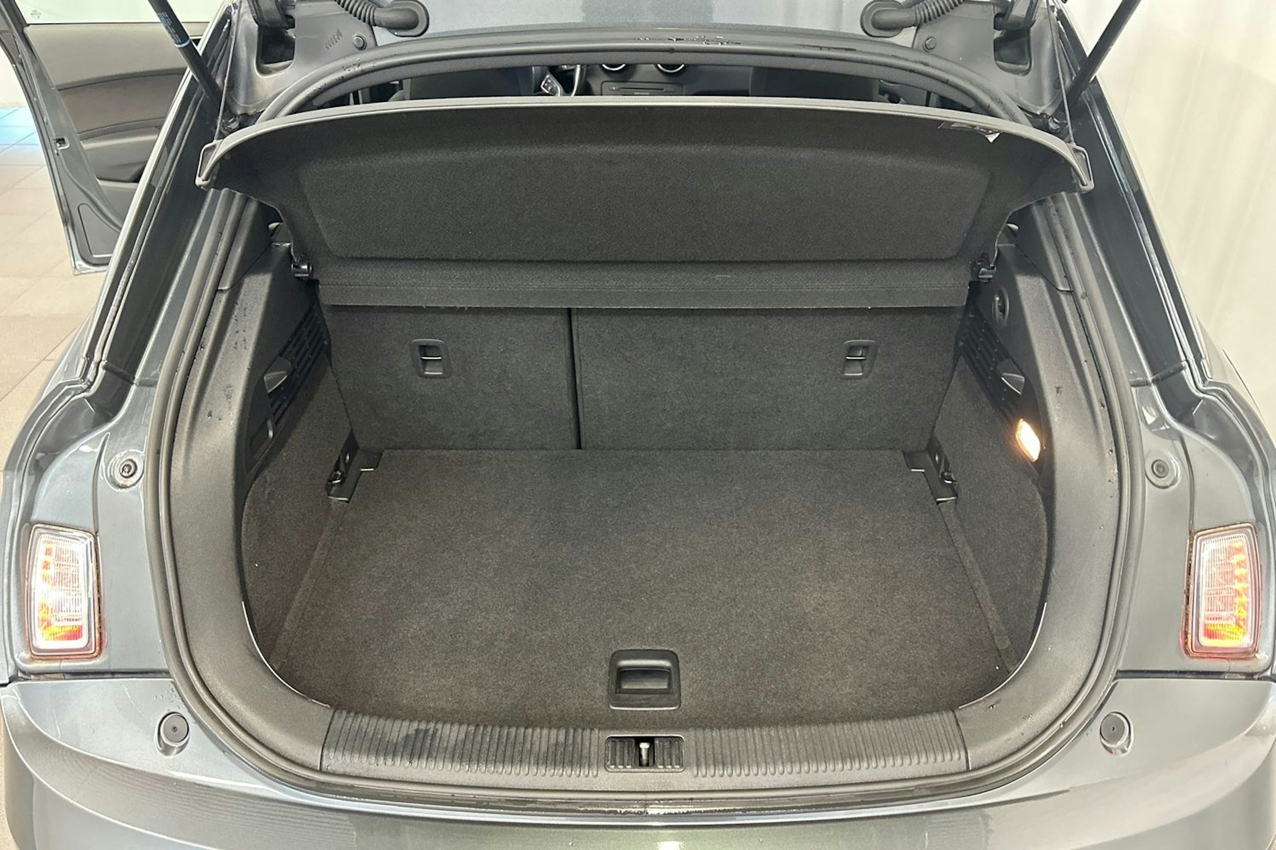 harmaa Audi A1 2012 kuva 17.