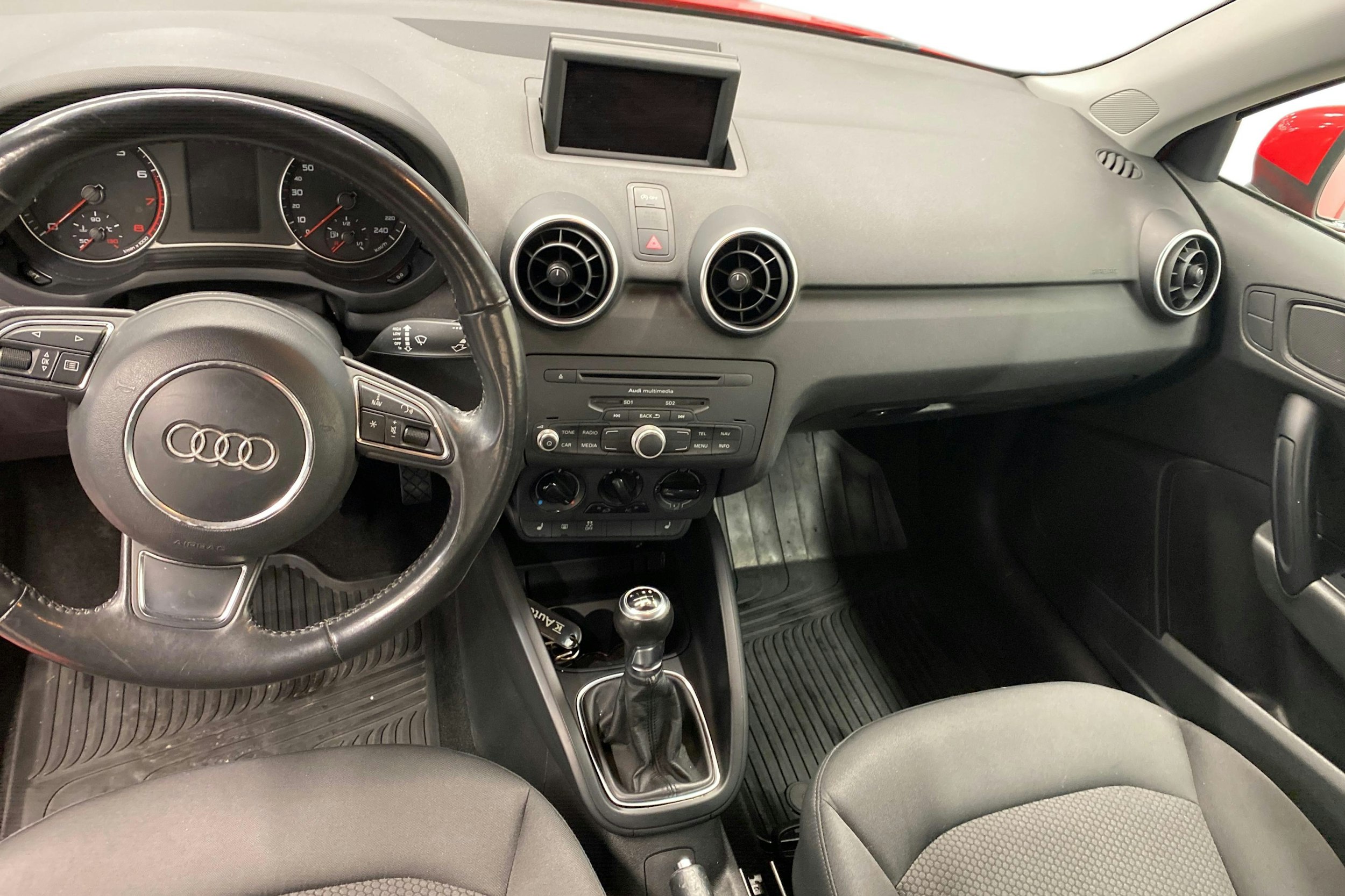 Punainen Audi A1 2012 kuva 9.