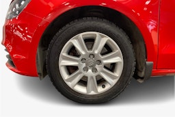 Punainen Audi A1 2012 kuva 11.