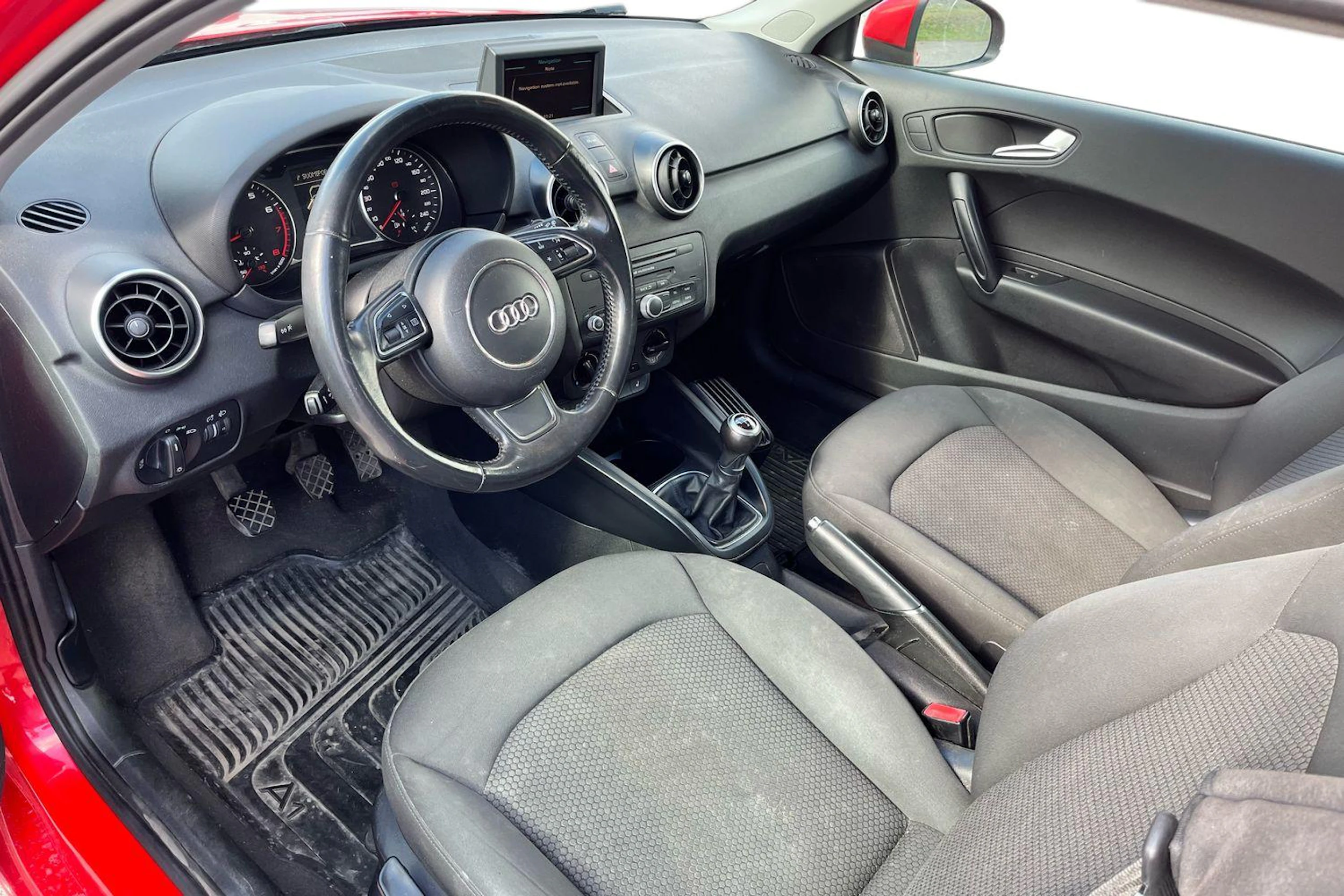 Punainen Audi A1 2012 kuva 3.