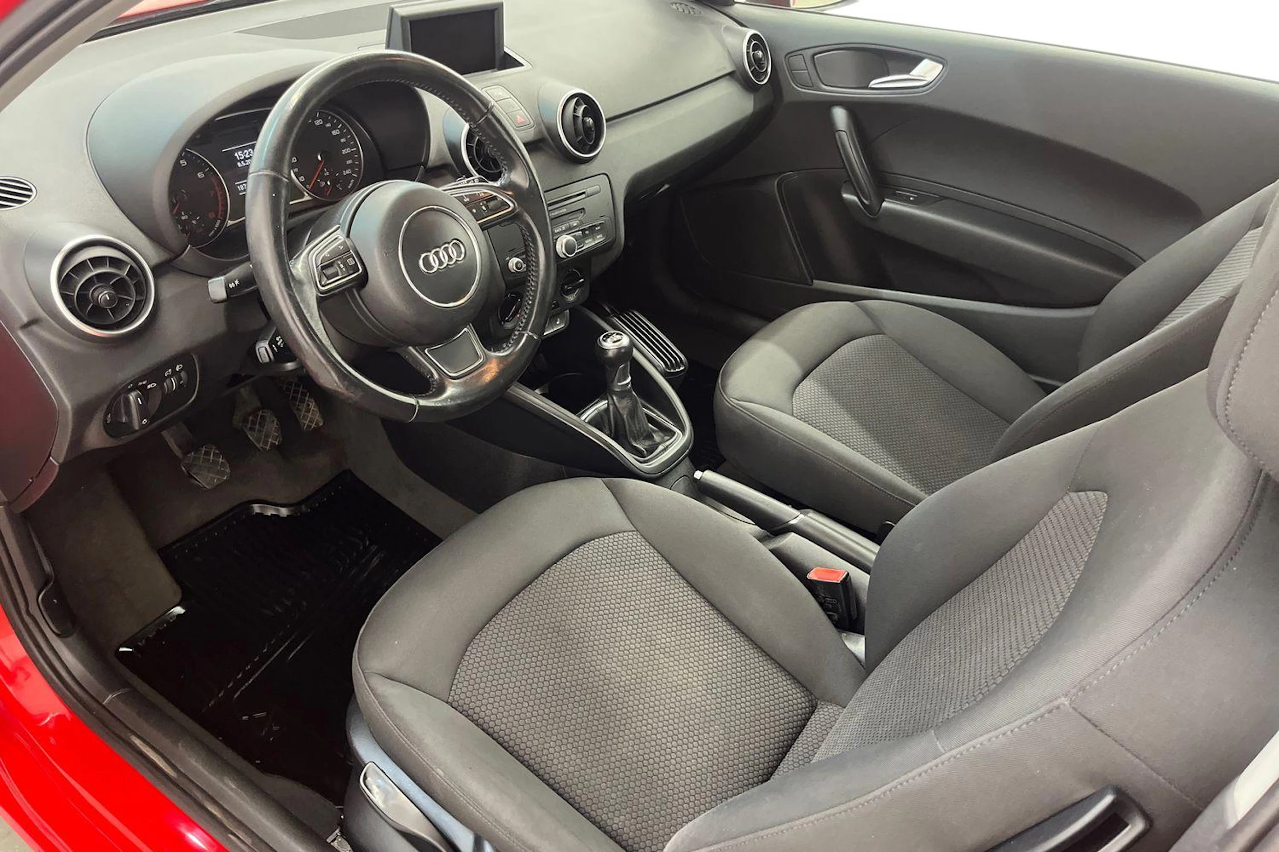 Punainen Audi A1 2012 kuva 8.