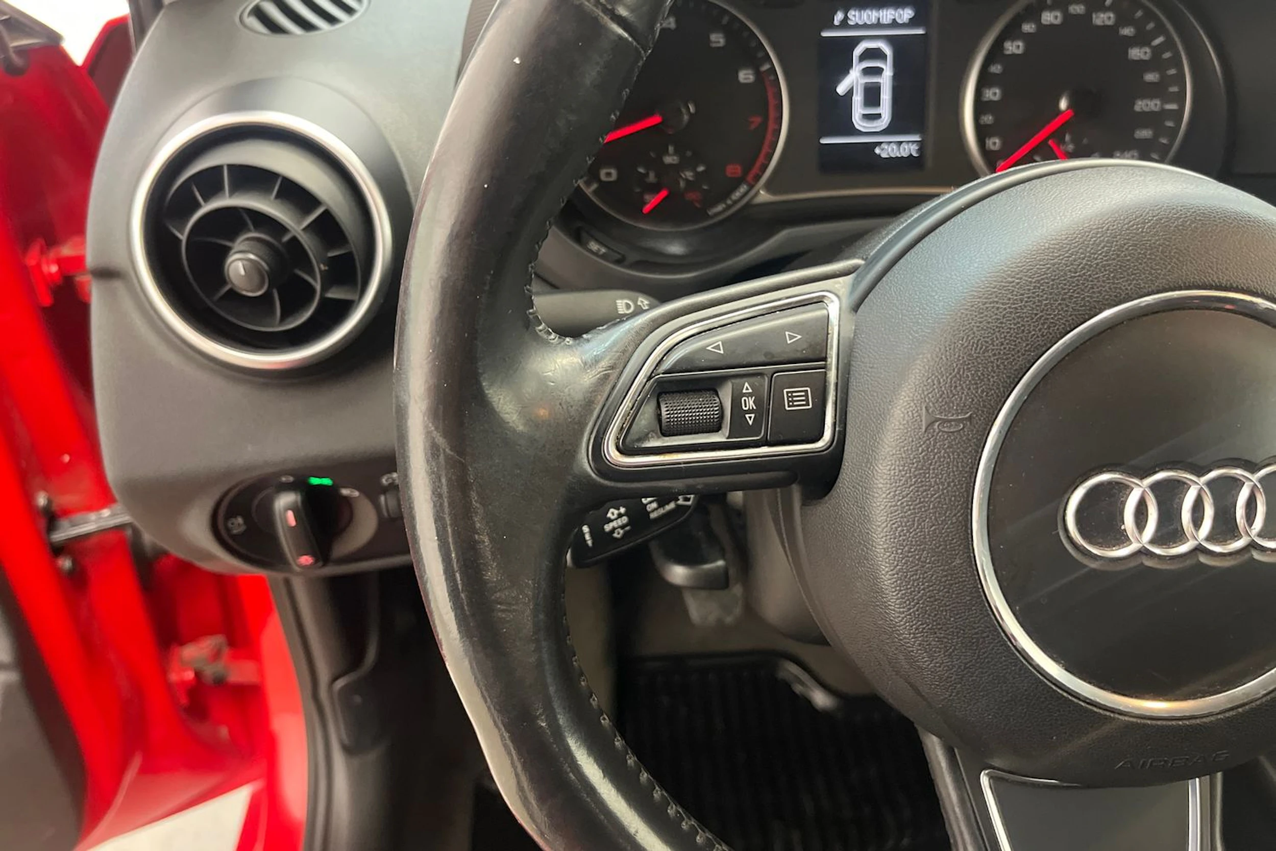 Punainen Audi A1 2012 kuva 17.