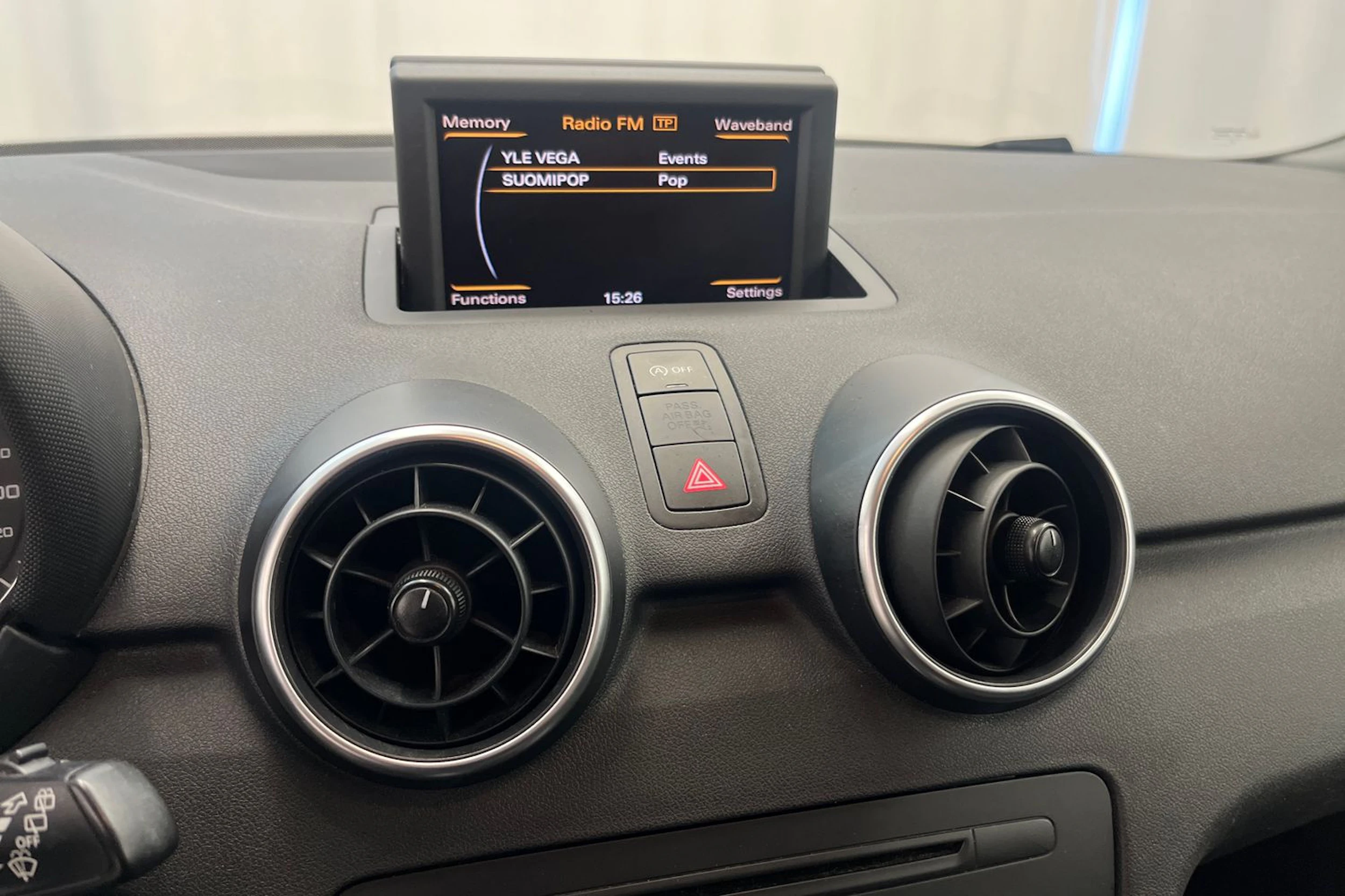Punainen Audi A1 2012 kuva 19.