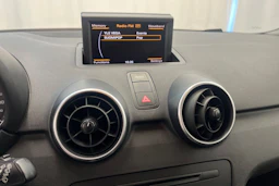 Punainen Audi A1 2012 kuva 19.