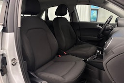 valkoinen Audi A1 2012 kuva 13.