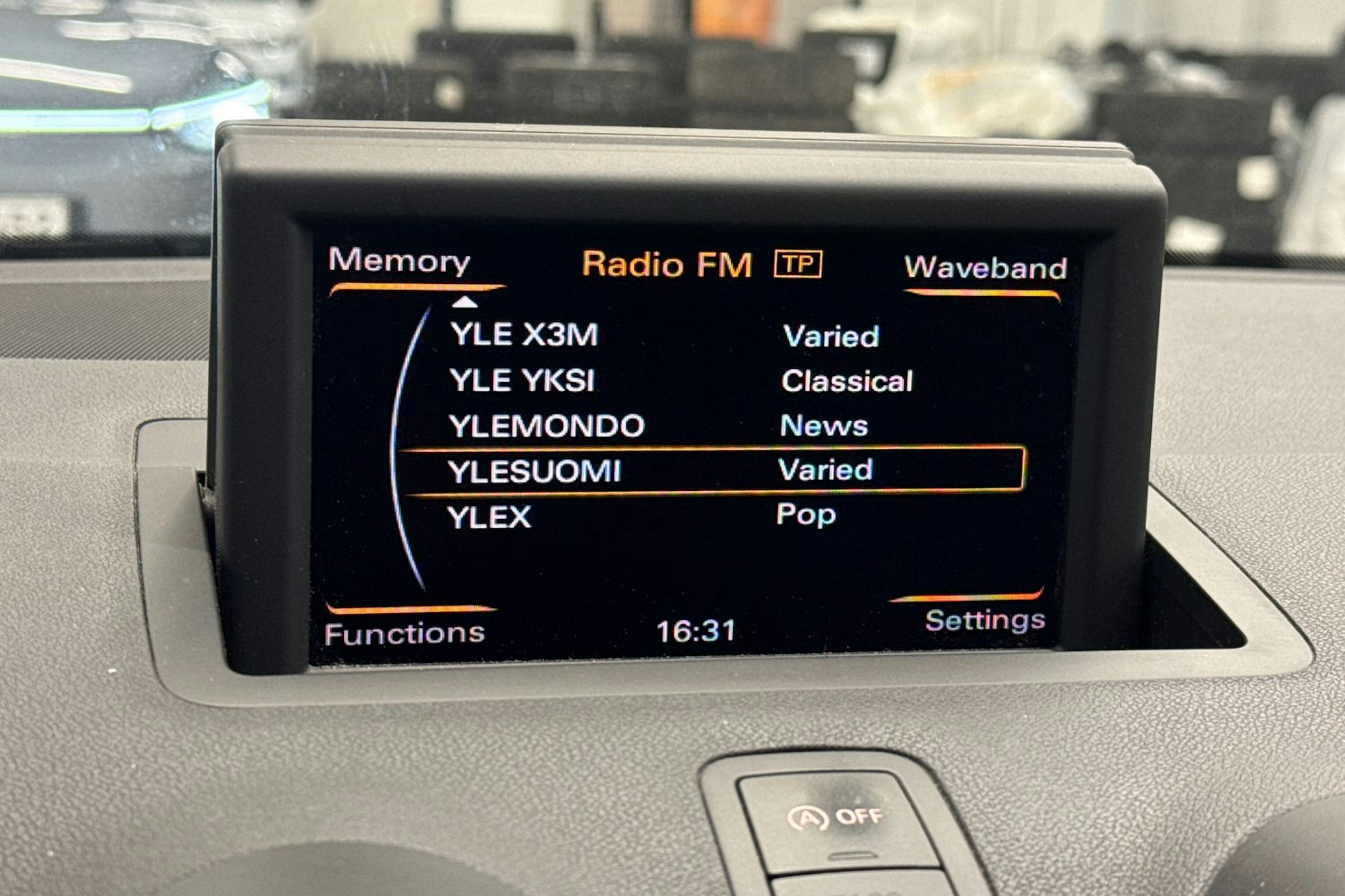 valkoinen Audi A1 2012 kuva 26.
