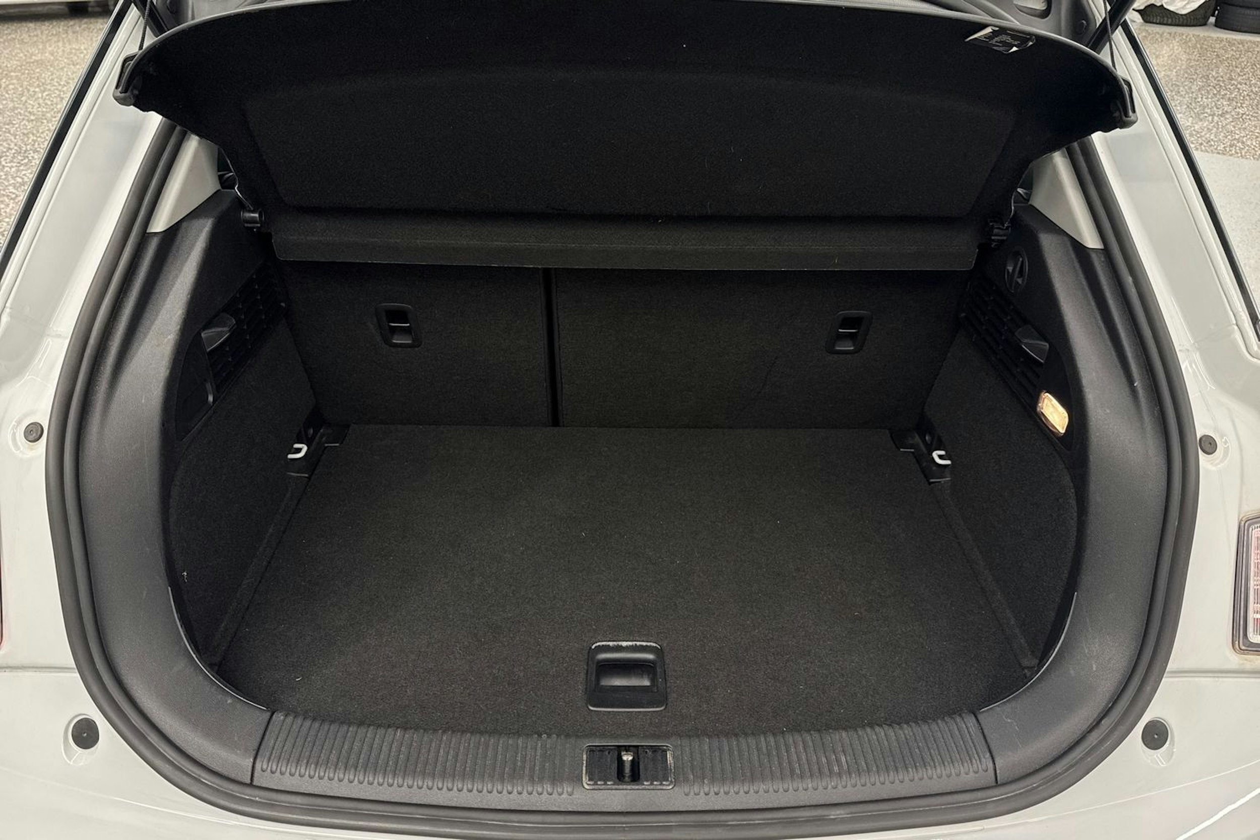 valkoinen Audi A1 2012 kuva 34.