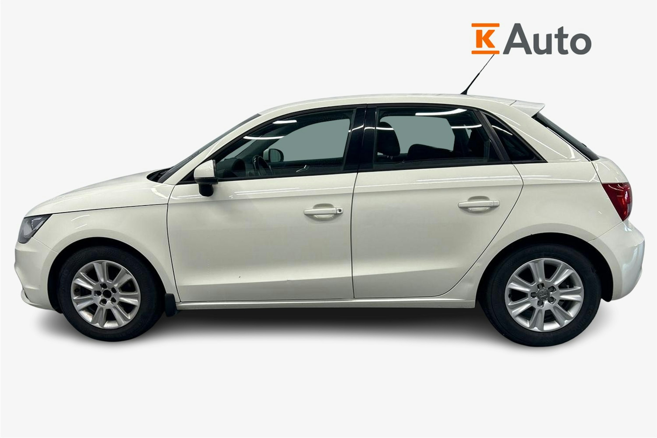 valkoinen Audi A1 2012 kuva 5.