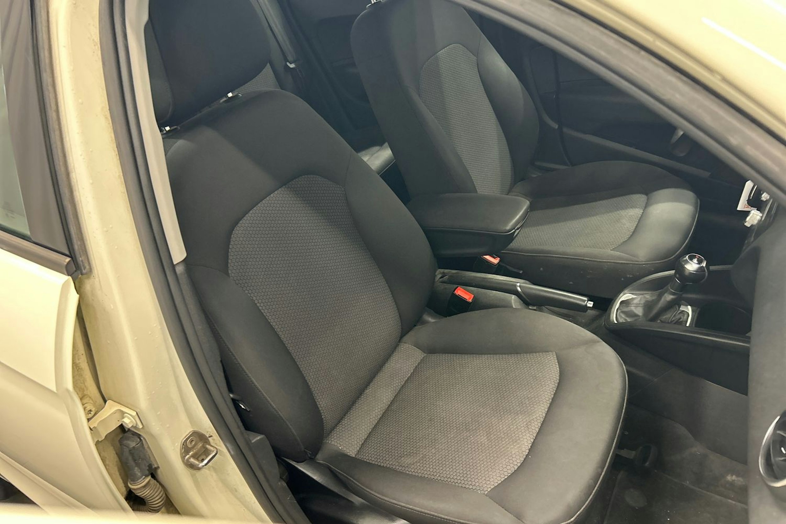 valkoinen Audi A1 2012 kuva 11.