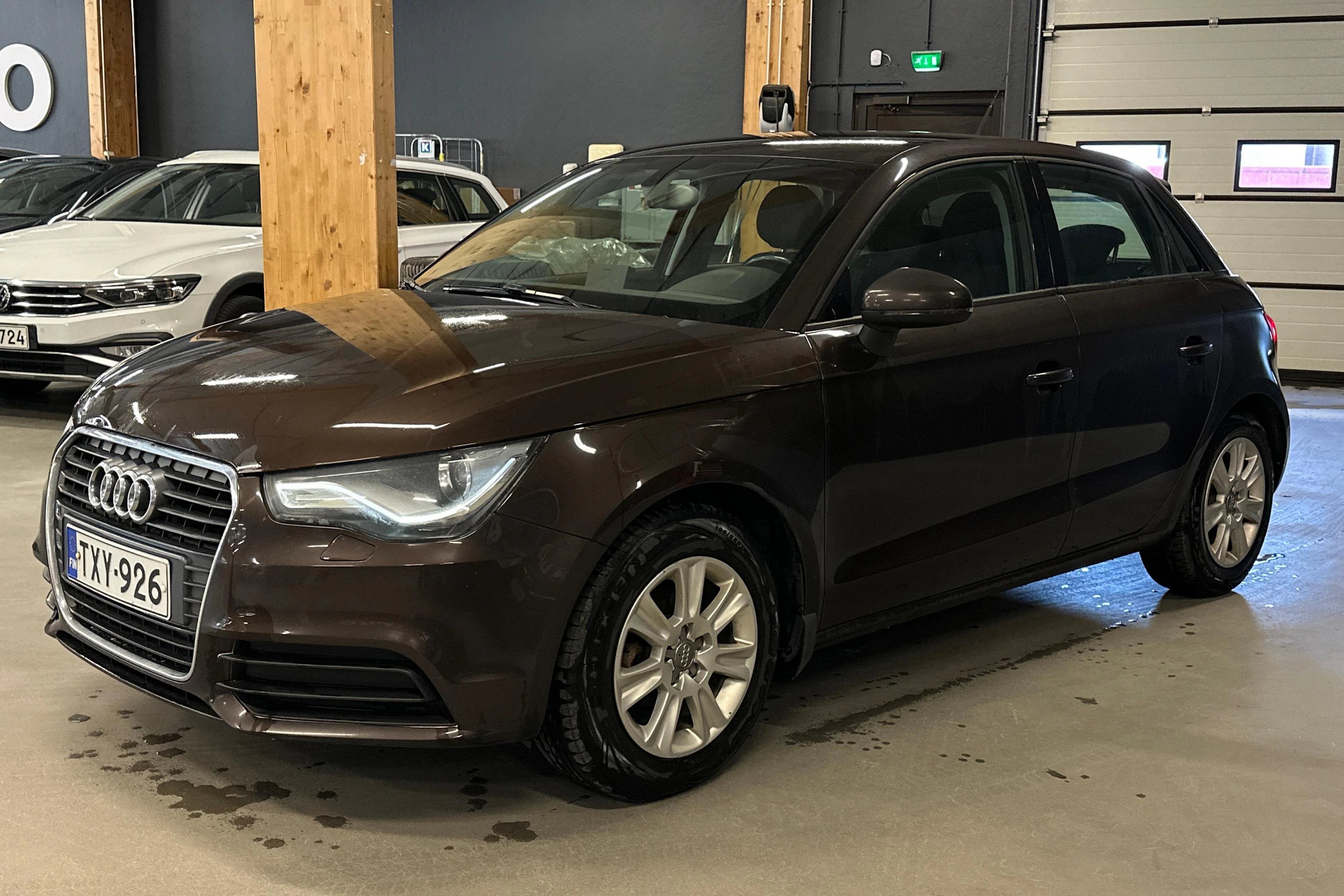 ruskea (beige) Audi A1 2012 kuva 3.