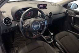 Sininen Audi A1 2013 kuva 3.