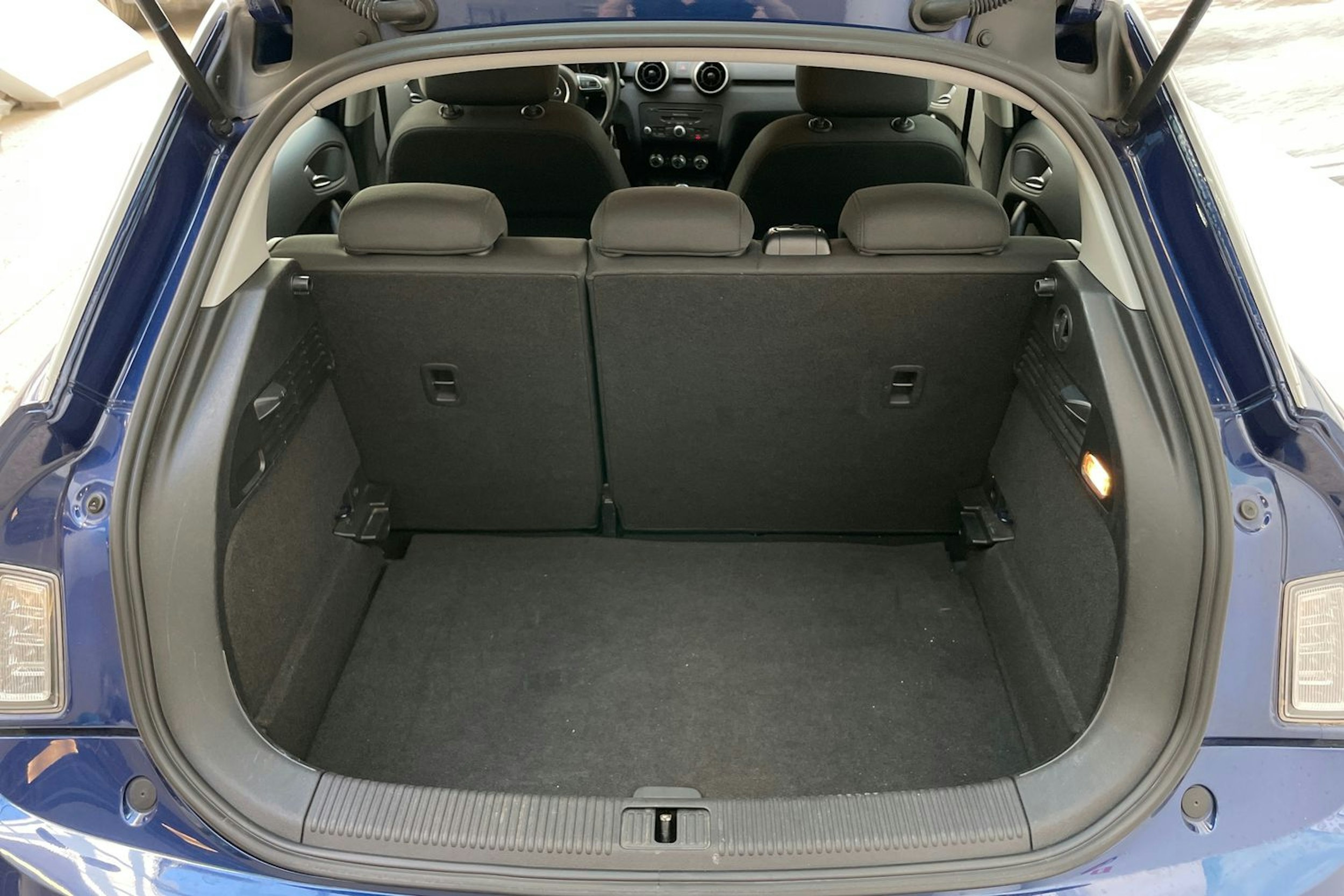 sininen Audi A1 2014 kuva 15.