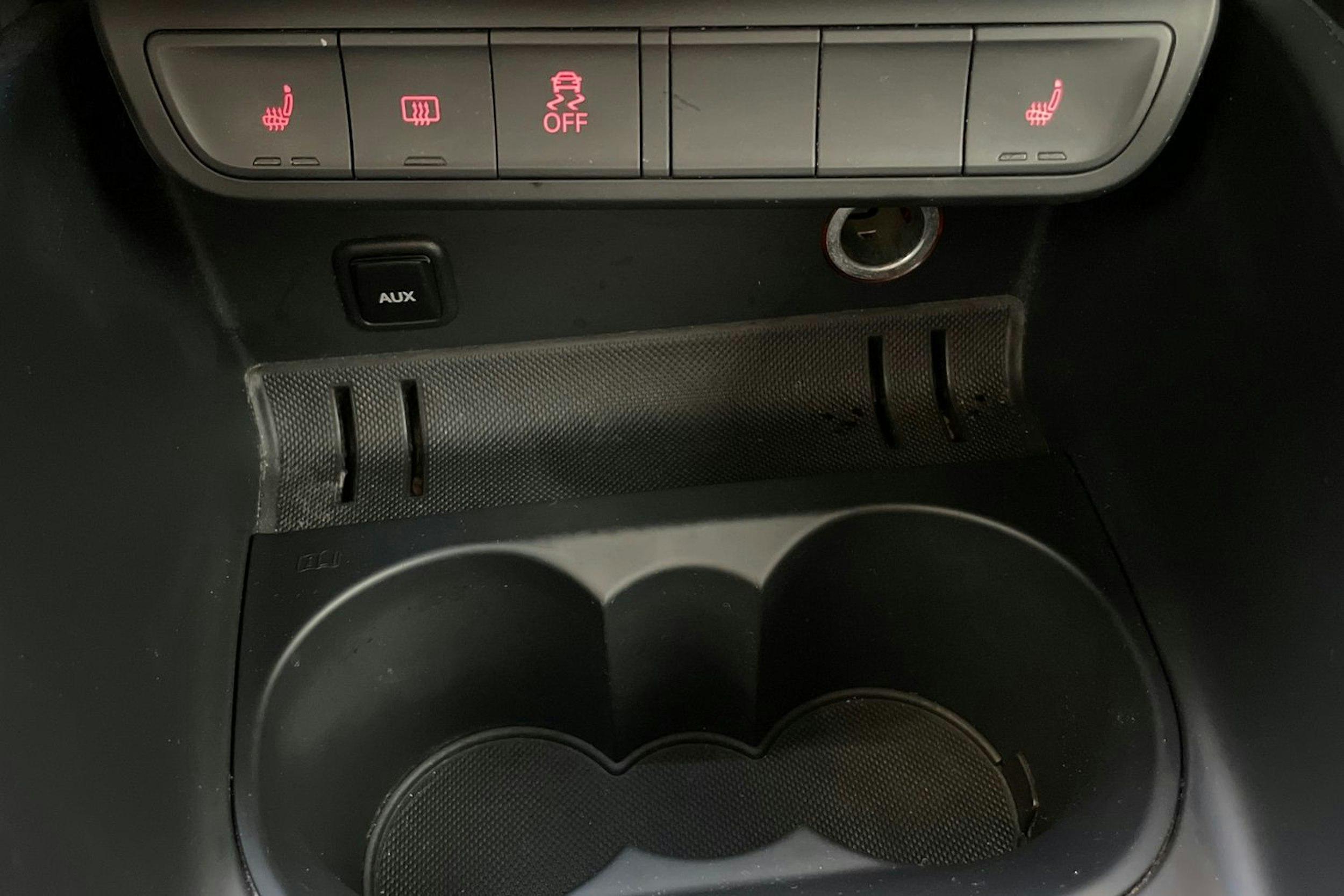sininen Audi A1 2014 kuva 26.