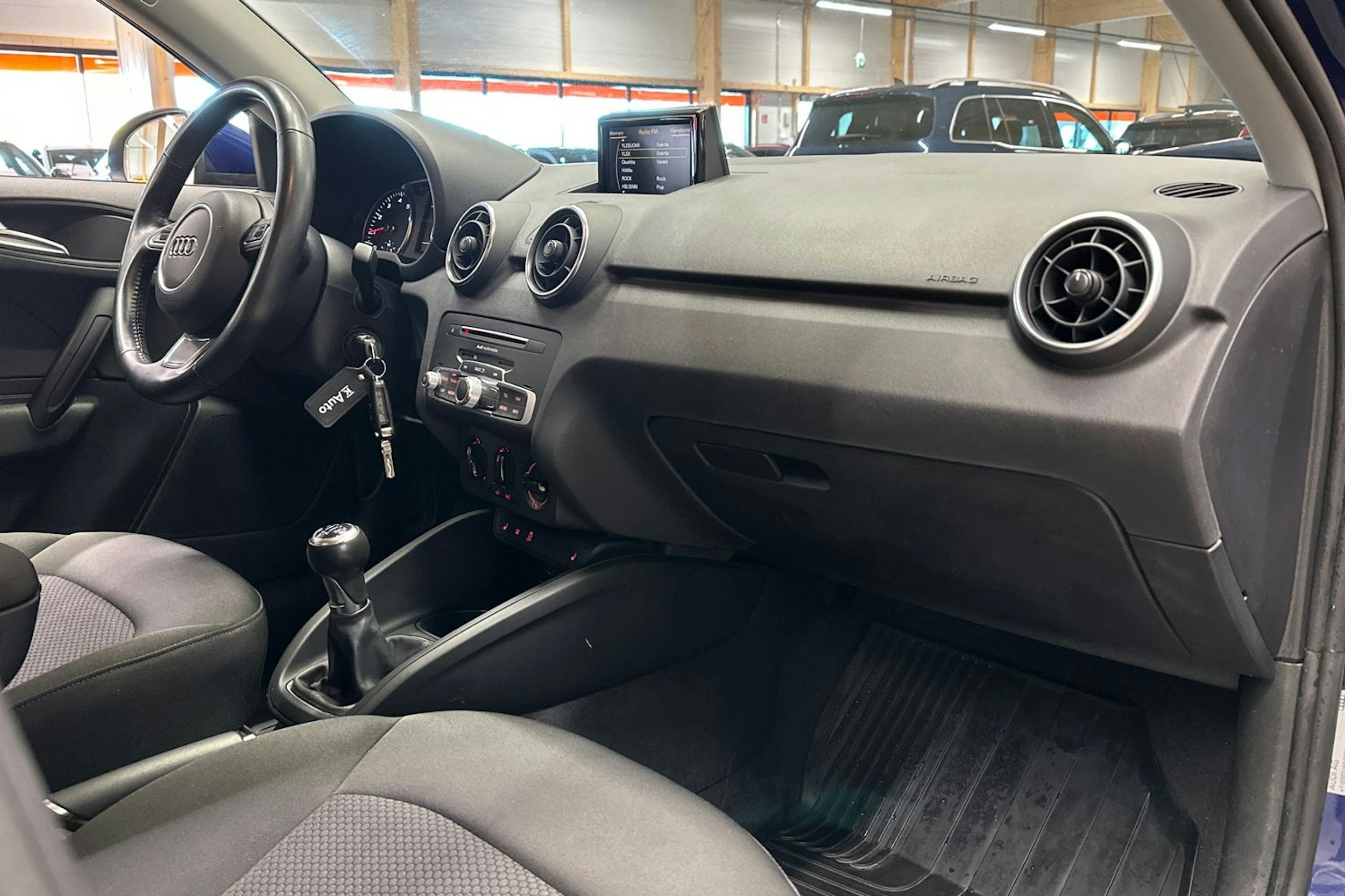 sininen Audi A1 2016 kuva 11.