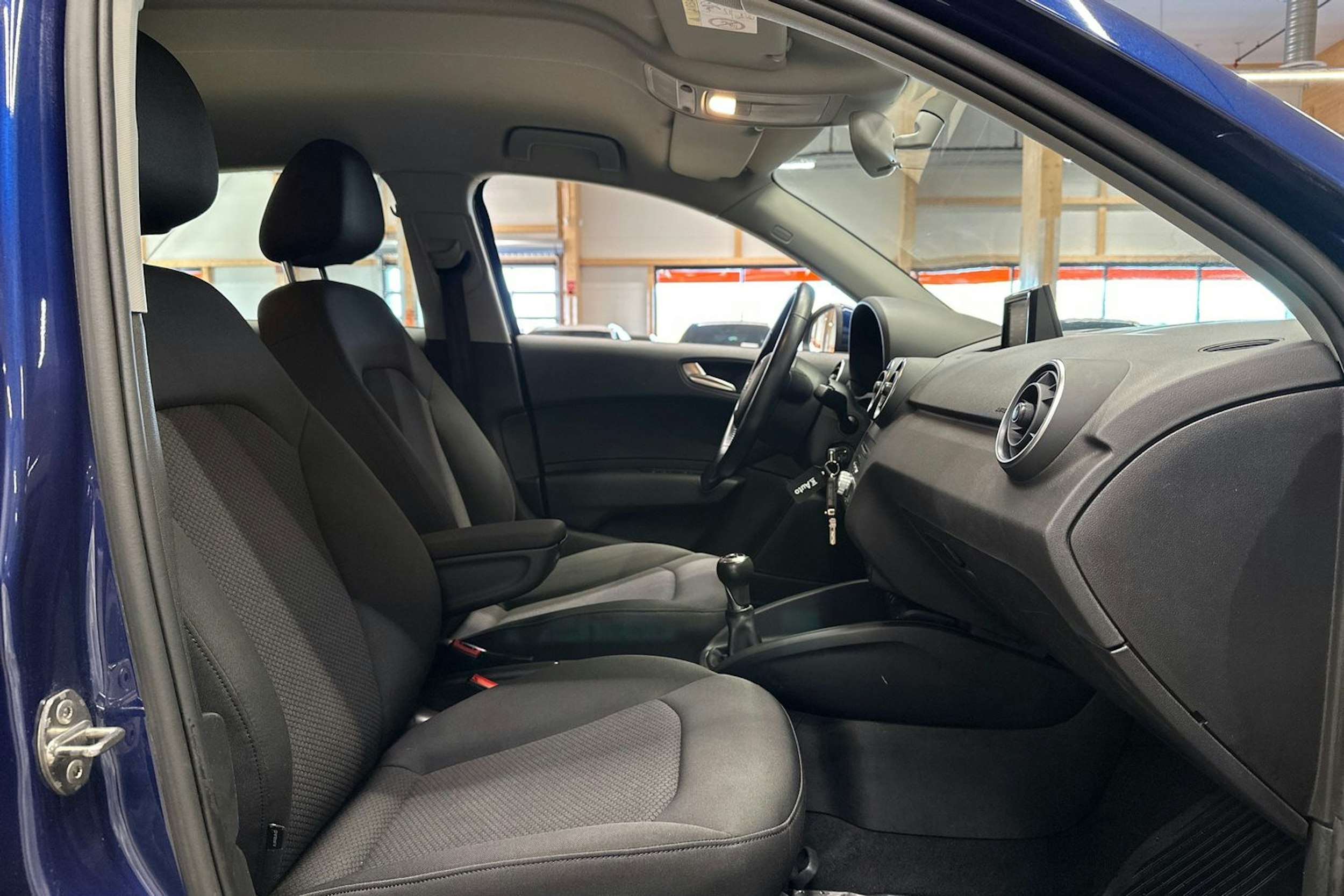 sininen Audi A1 2016 kuva 12.