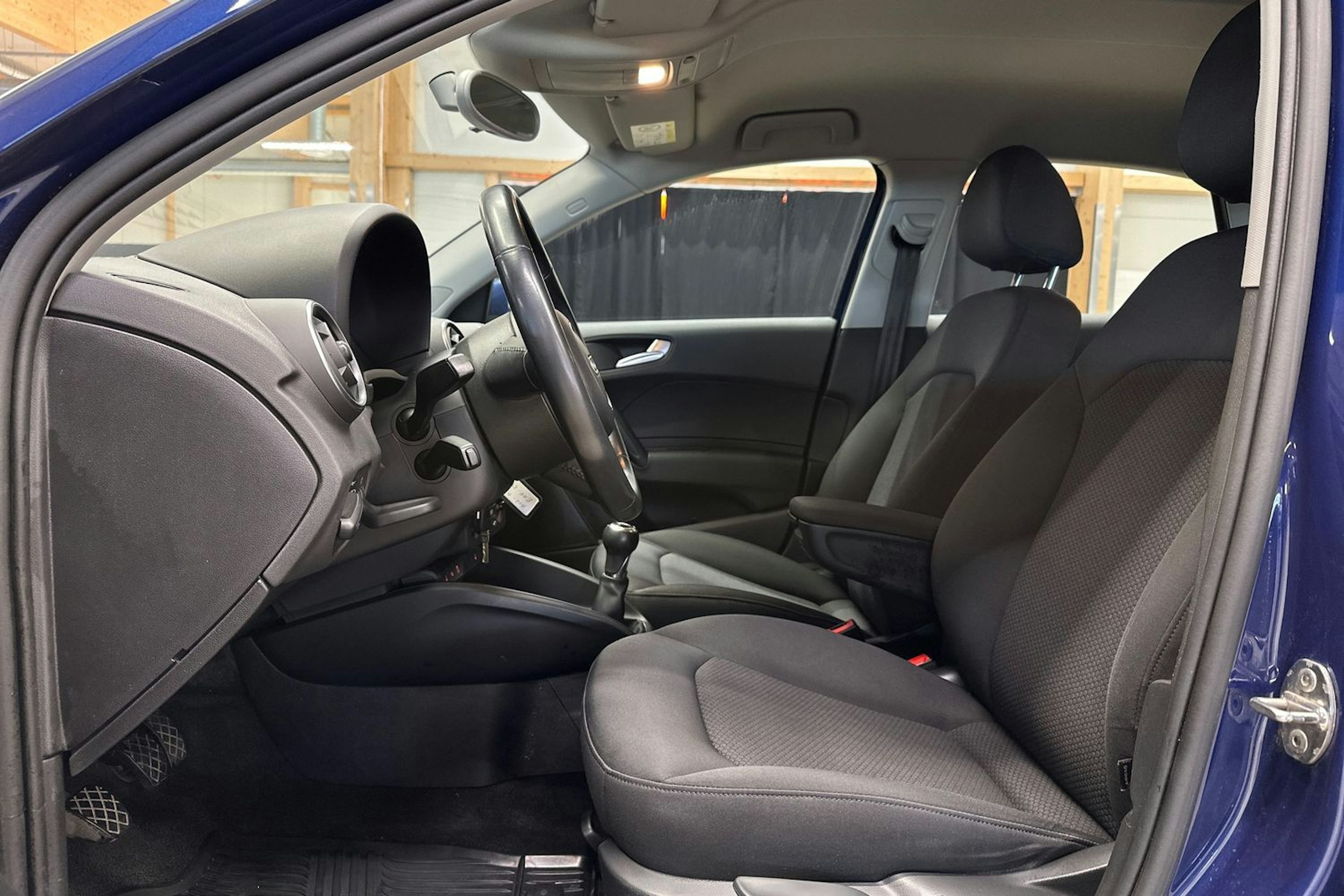 sininen Audi A1 2016 kuva 14.