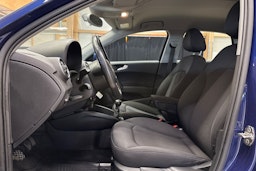 sininen Audi A1 2016 kuva 14.