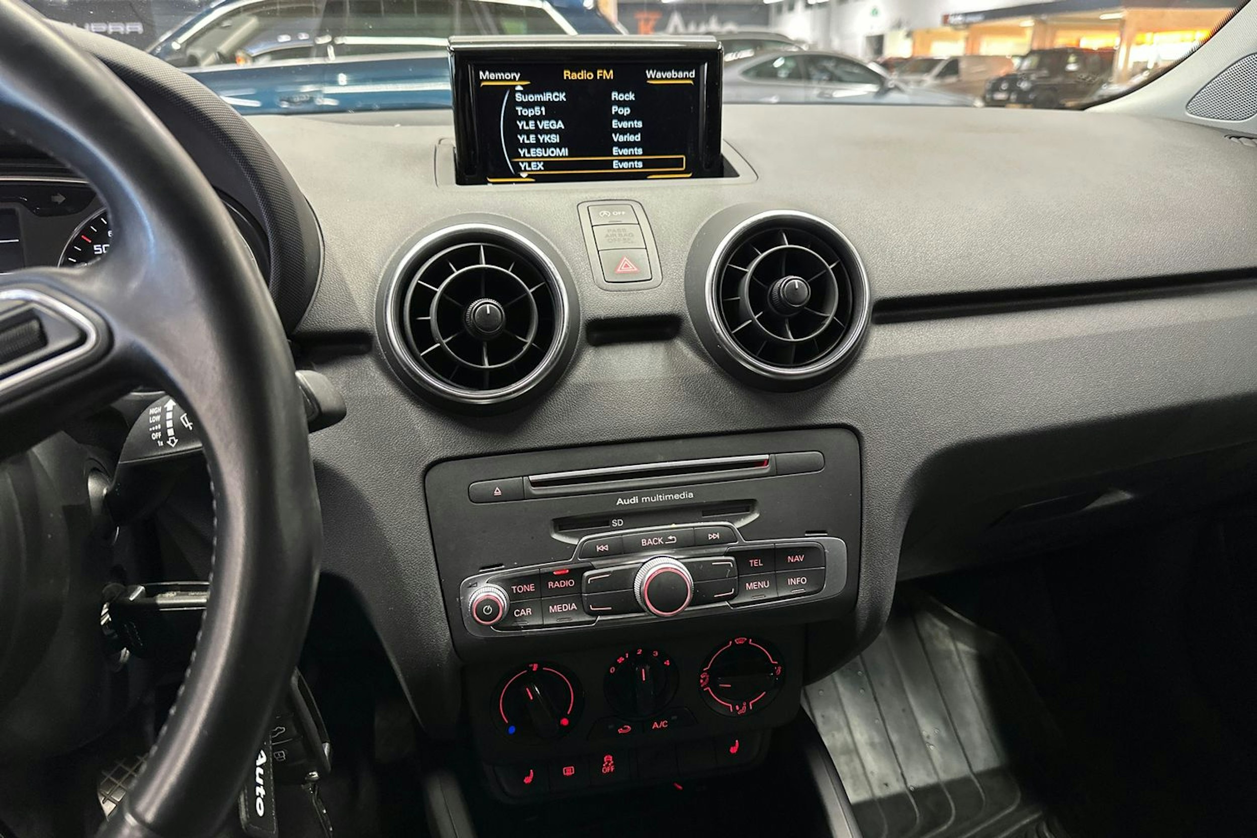 sininen Audi A1 2016 kuva 16.