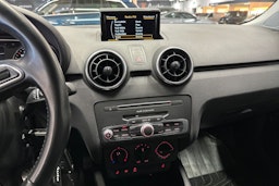 sininen Audi A1 2016 kuva 16.