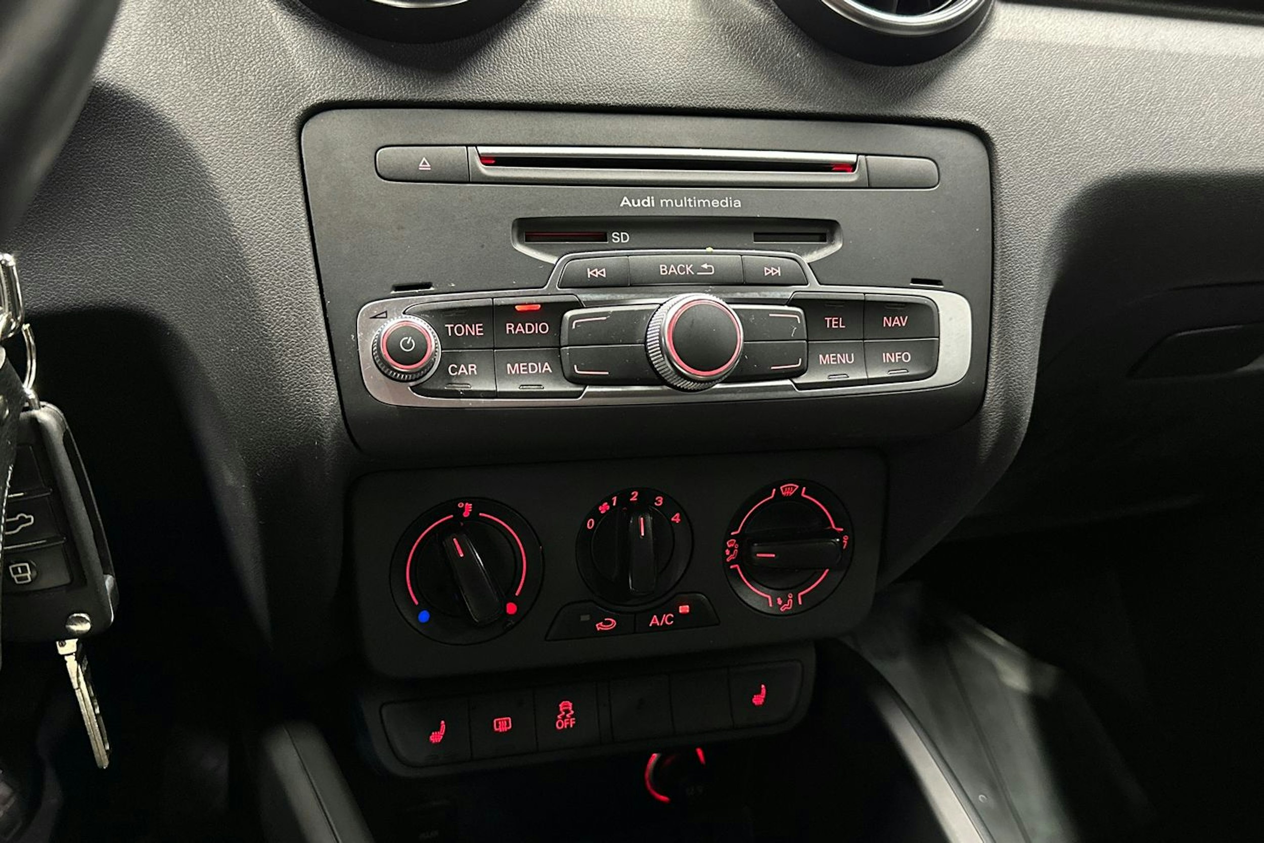 sininen Audi A1 2016 kuva 17.