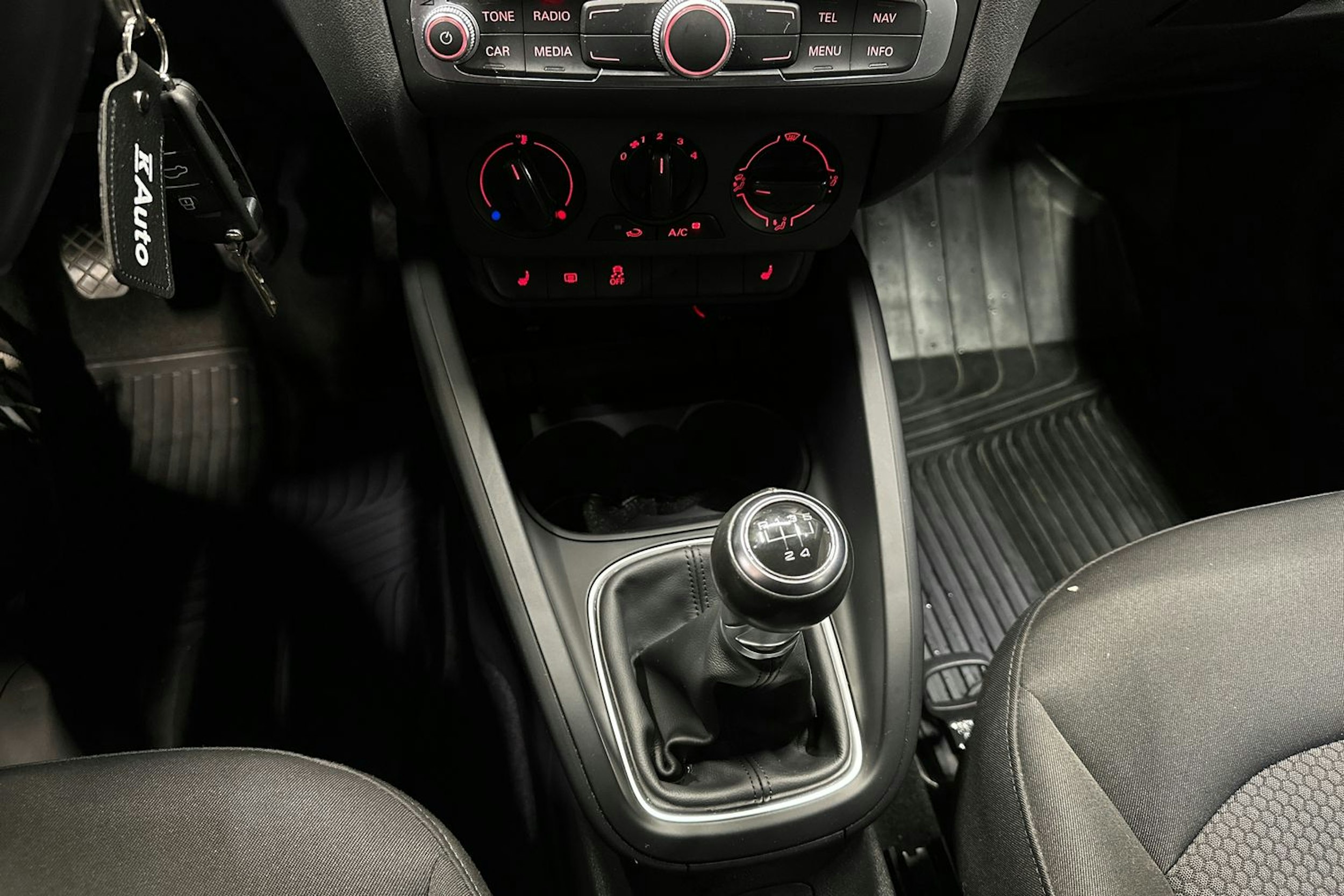 sininen Audi A1 2016 kuva 18.