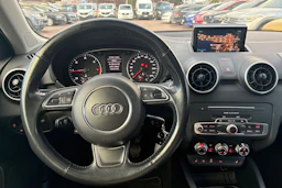 musta Audi A1 2016 kuva 4.