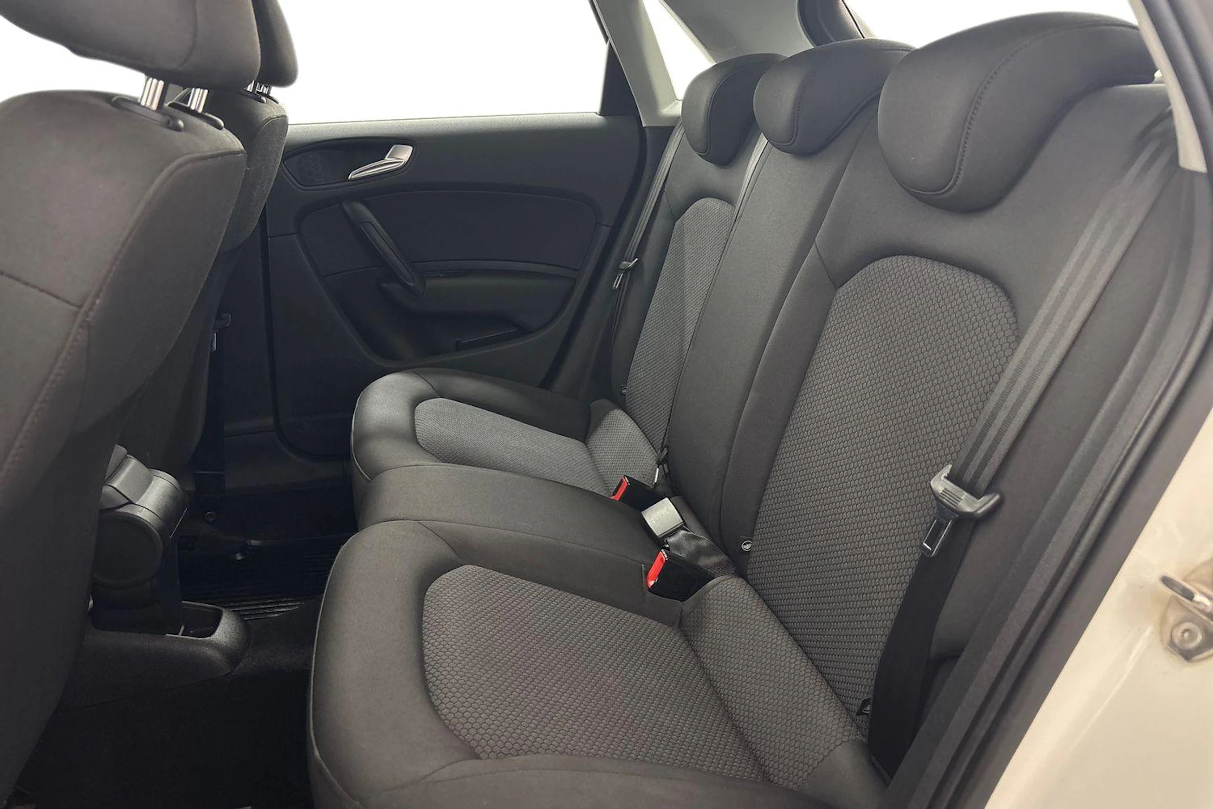valkoinen Audi A1 2016 kuva 8.