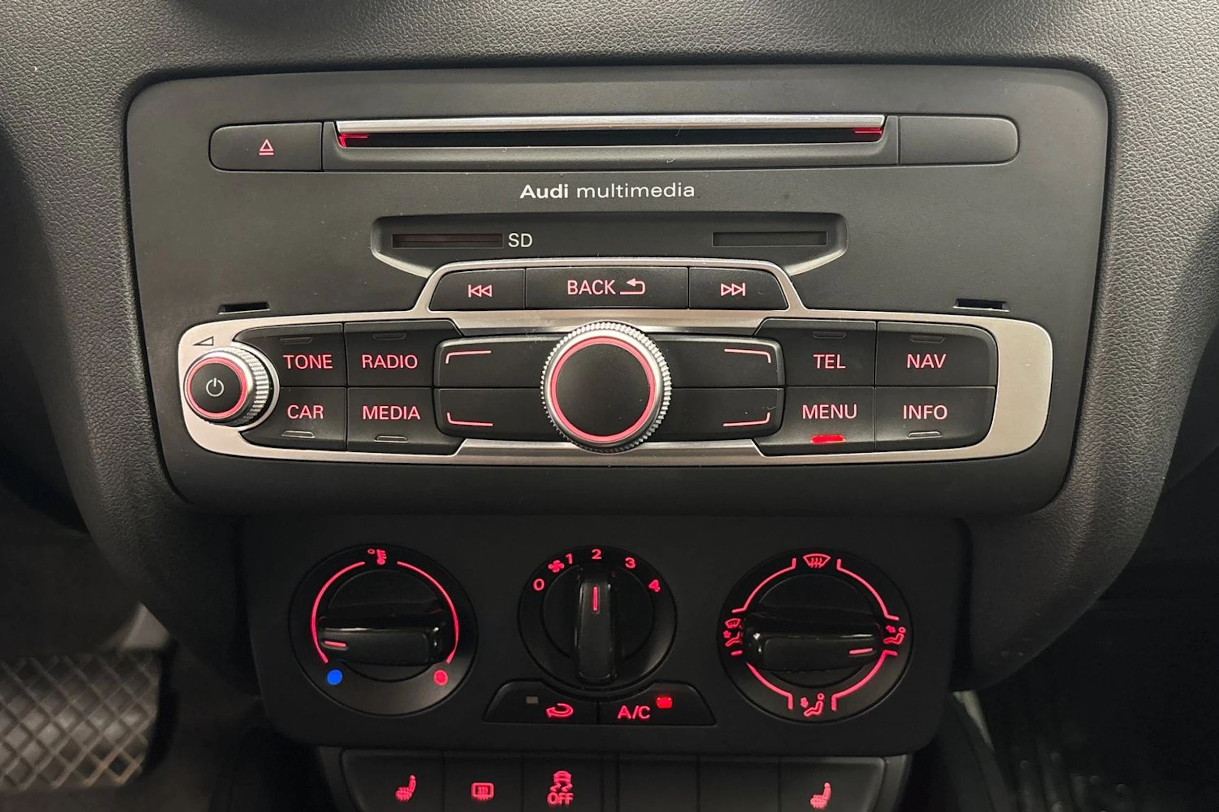 valkoinen Audi A1 2016 kuva 18.