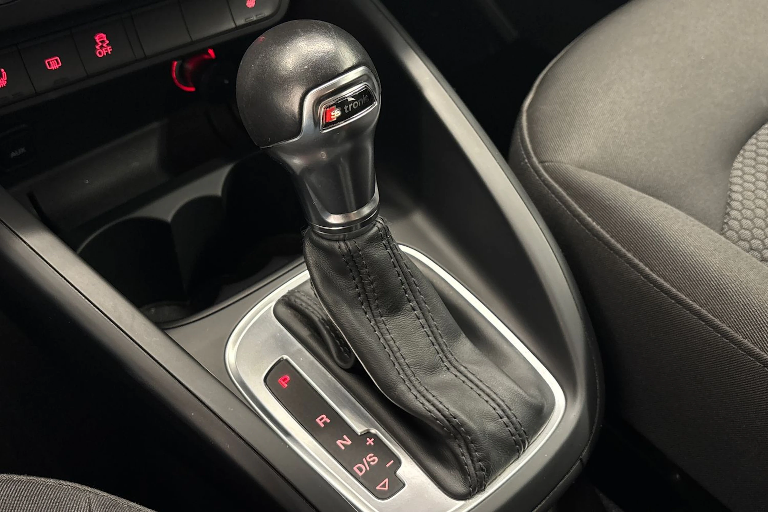 valkoinen Audi A1 2016 kuva 19.