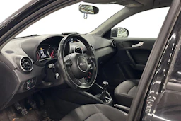 musta Audi A1 2016 kuva 3.