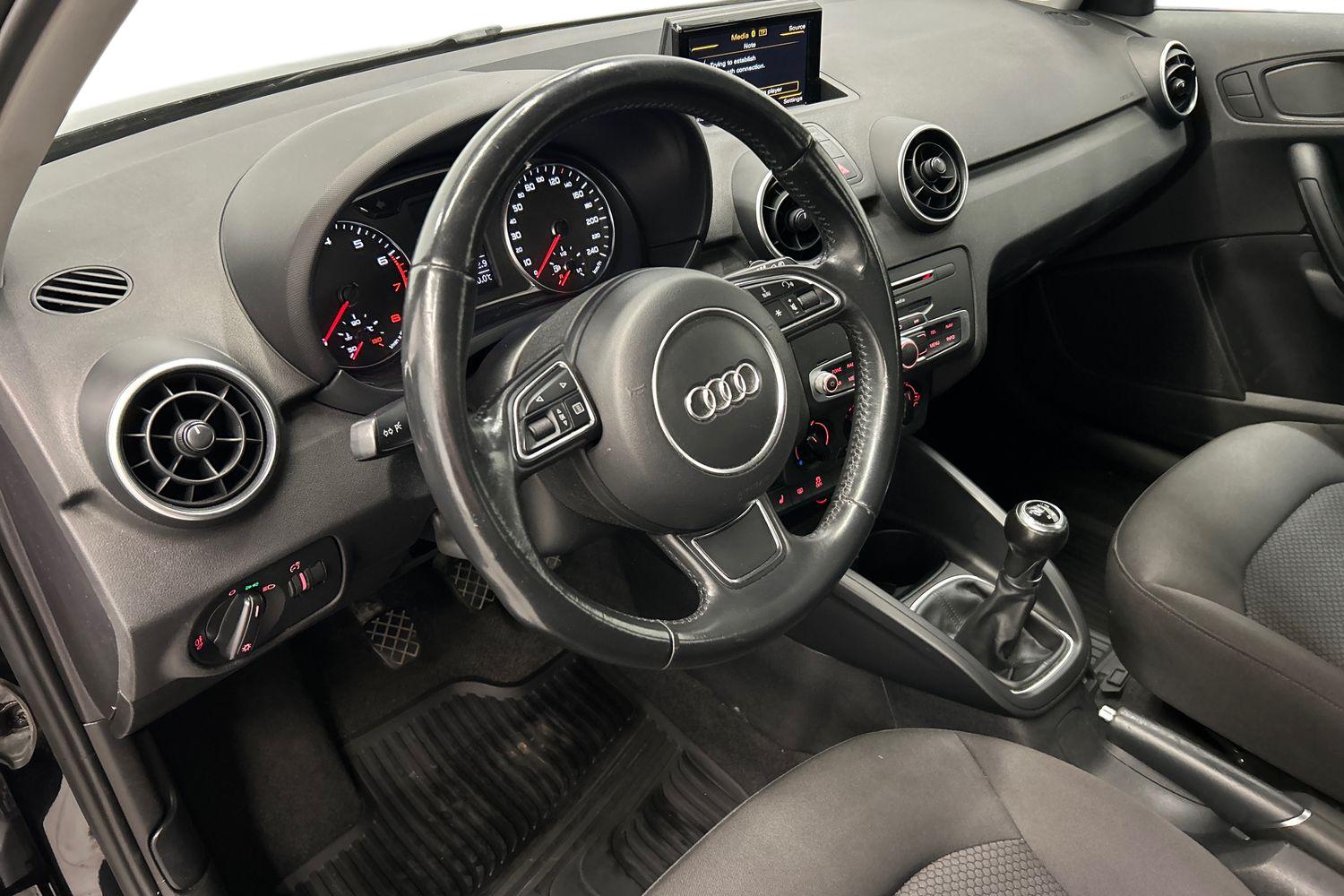 Audi A1 2016, photo 6/22