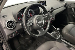 musta Audi A1 2016 kuva 6.