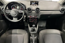 musta Audi A1 2016 kuva 7.