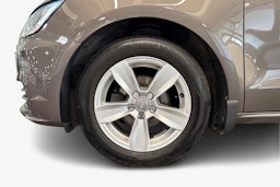 ruskea (beige) Audi A1 2016 kuva 9.