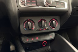 ruskea (beige) Audi A1 2016 kuva 21.