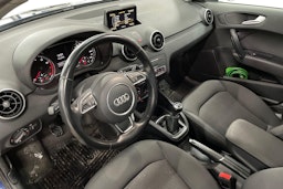 Sininen Audi A1 2017 kuva 3.