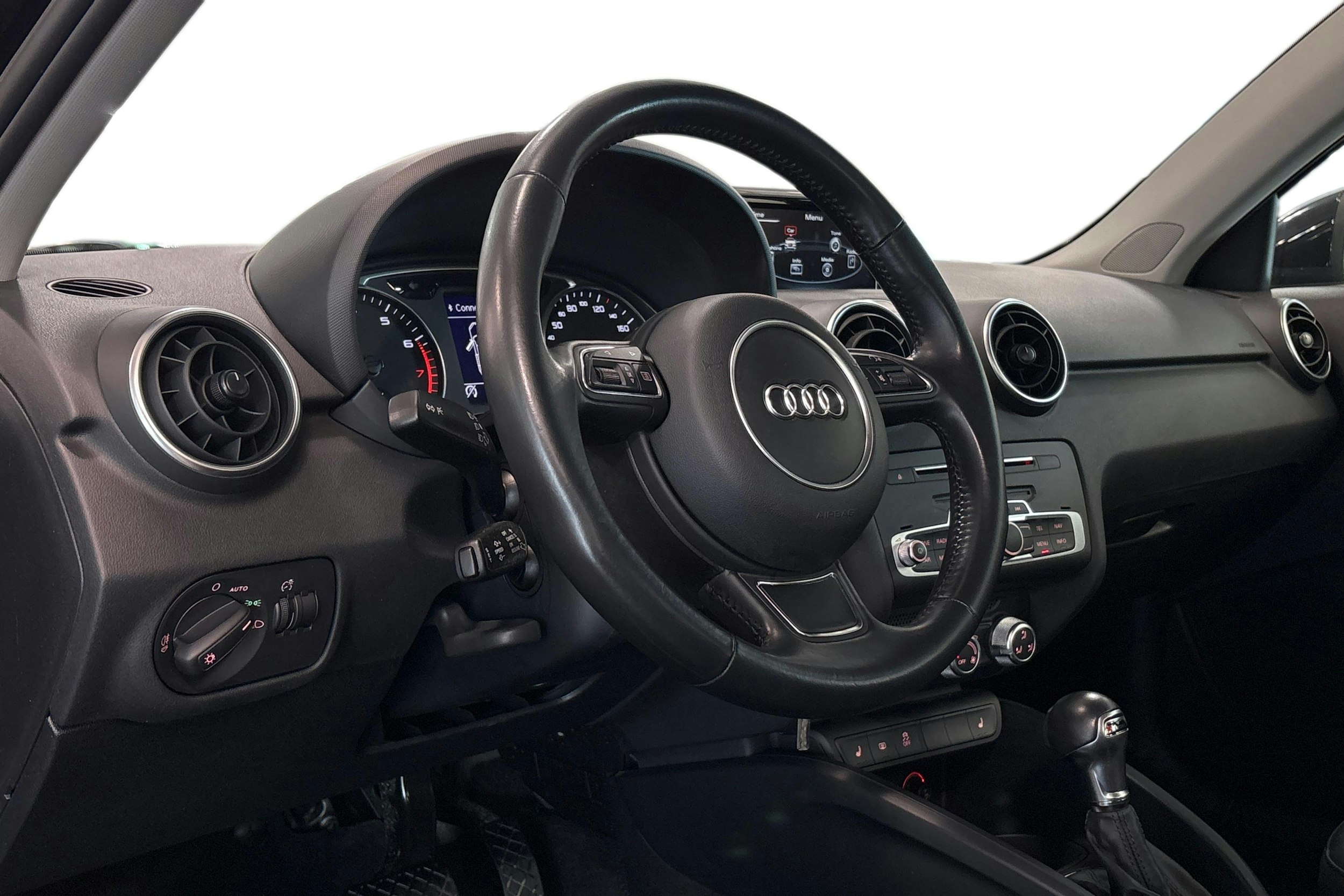 Musta Audi A1 2017 kuva 7.